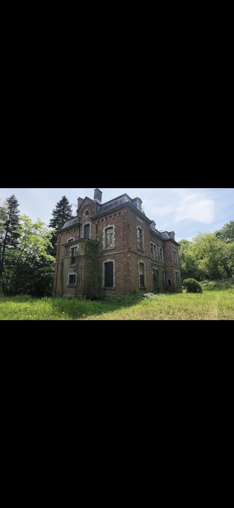 Villa L Hombre [BEL] #04624