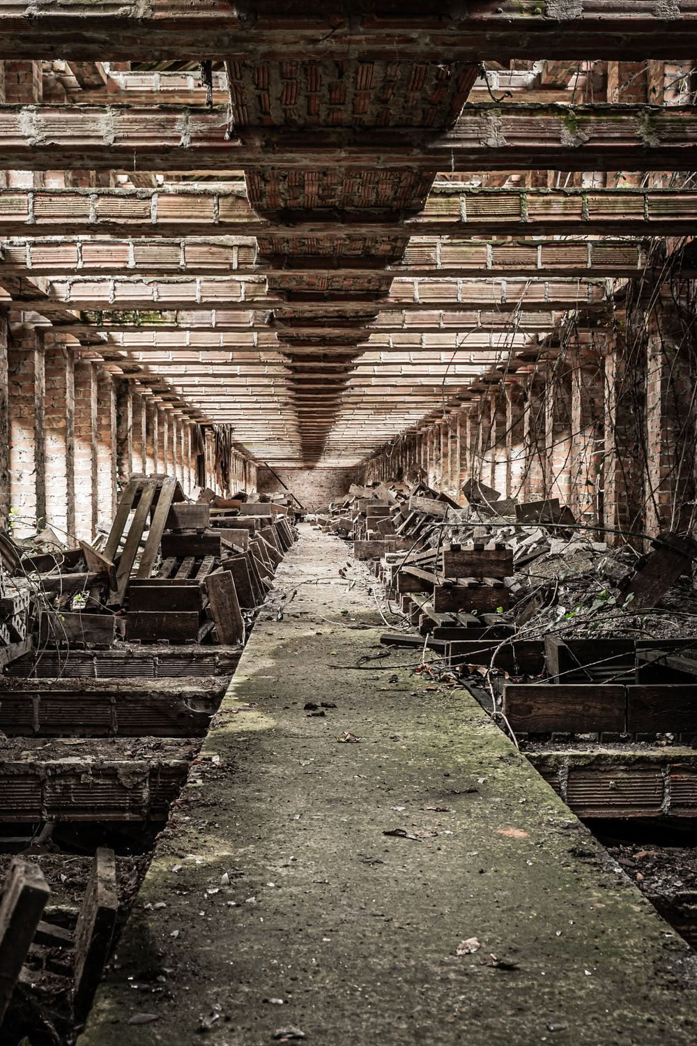Stone And Tube Factory [BEL] #09825