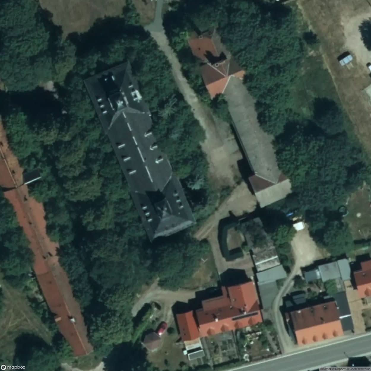 Hospital Partially In Use [DEU] #15075