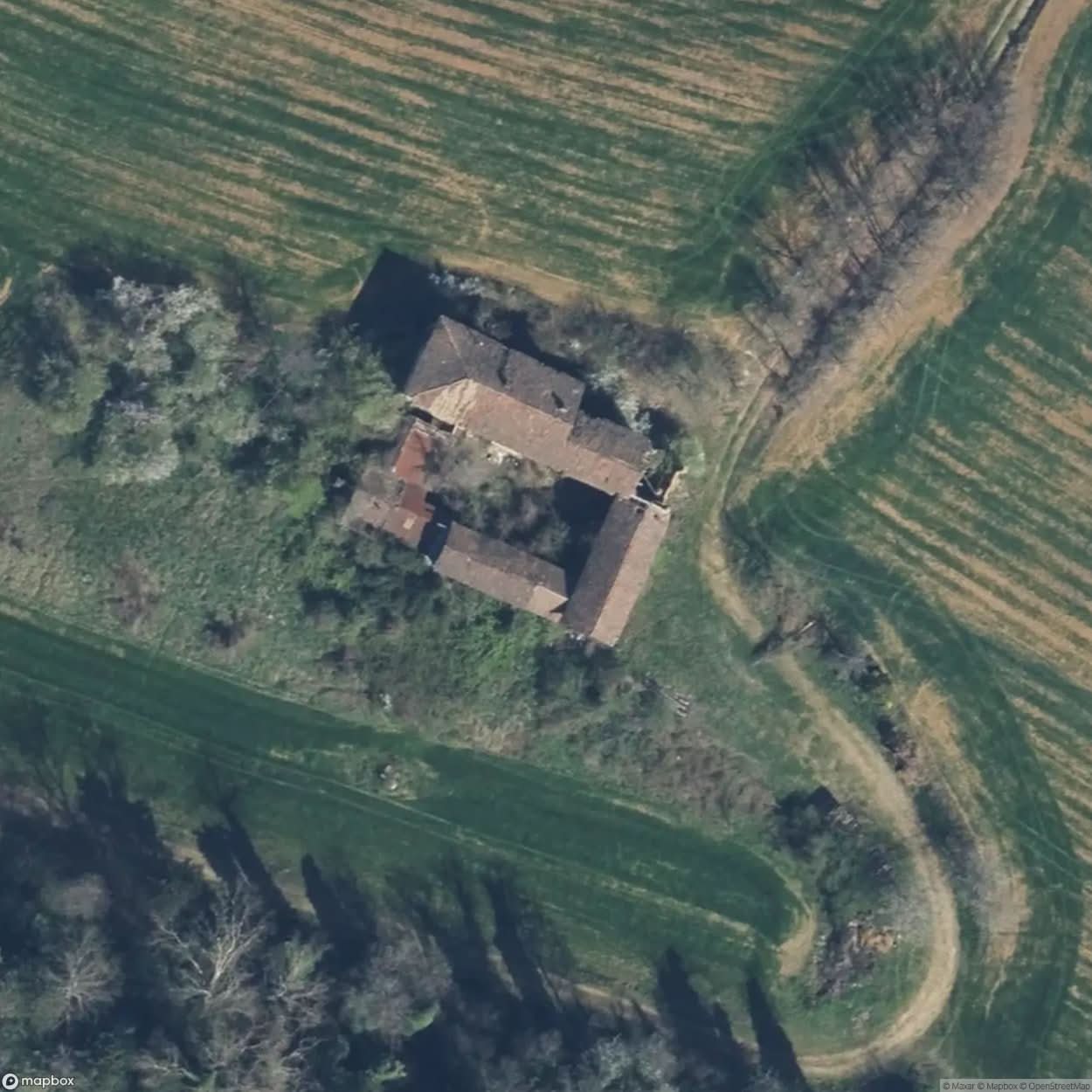 Building Near Manor House [ITA] #30773