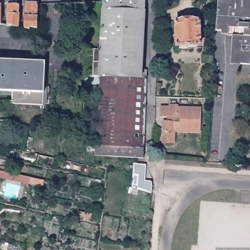 Swimming Pool B [FRA] #13655