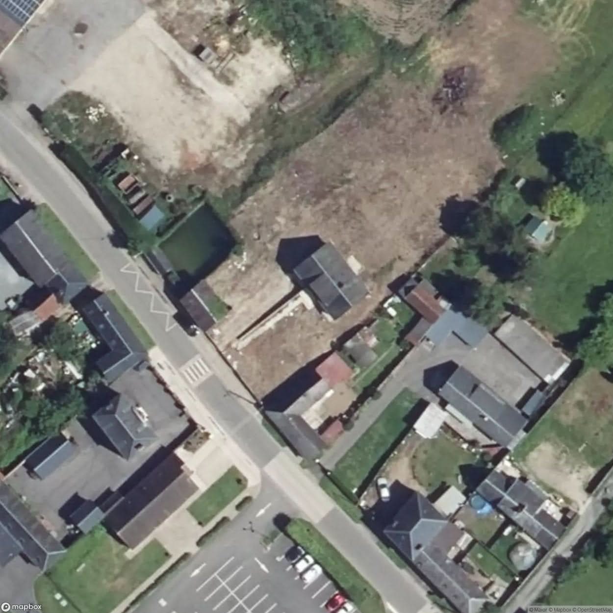 Marionettes House [FRA] #01305