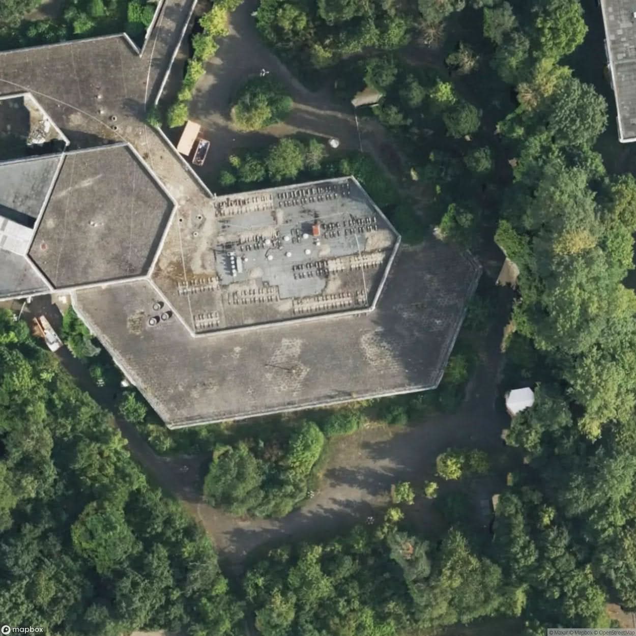Leonardo Da Vinci Primary School [DEU] #06339