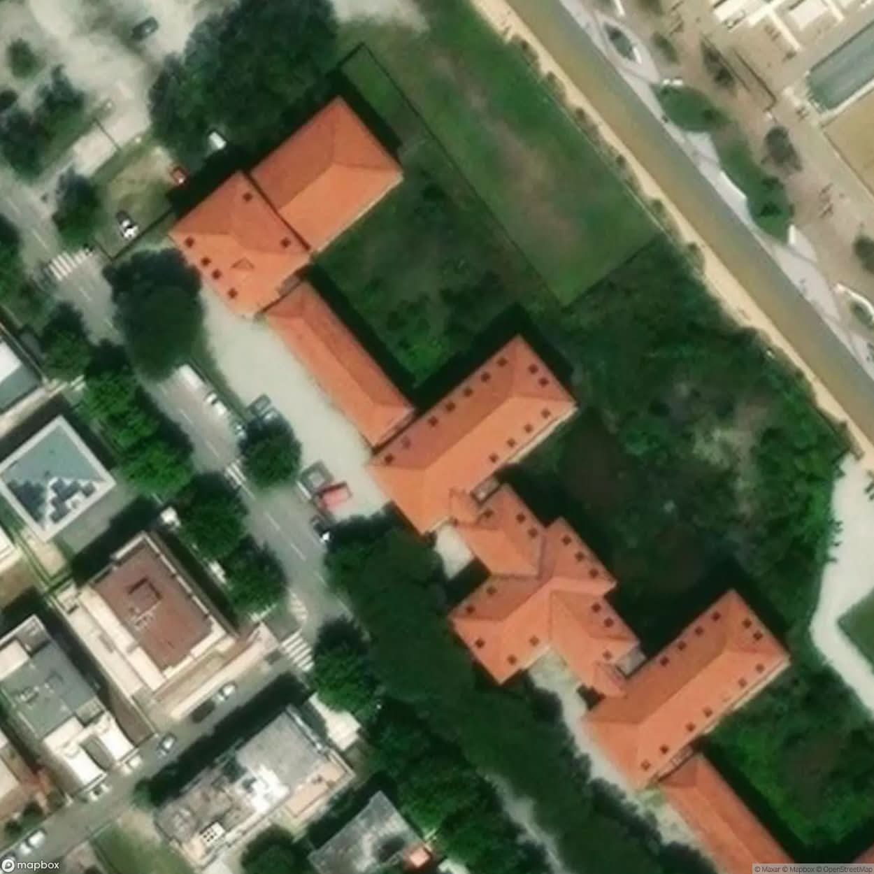 Residential Building Abandoned House [ITA] #24238