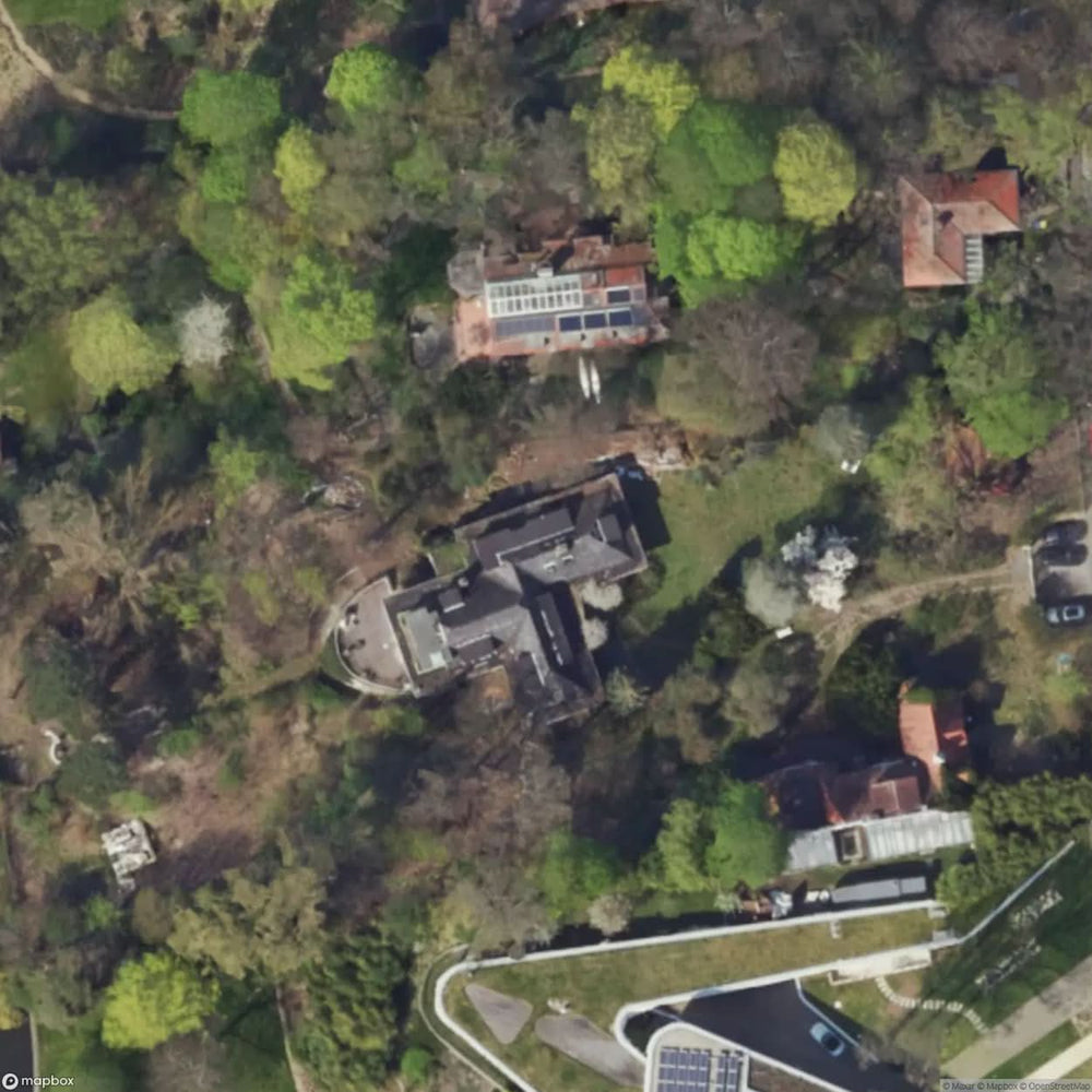 Villa By The Lake [DEU] #04592