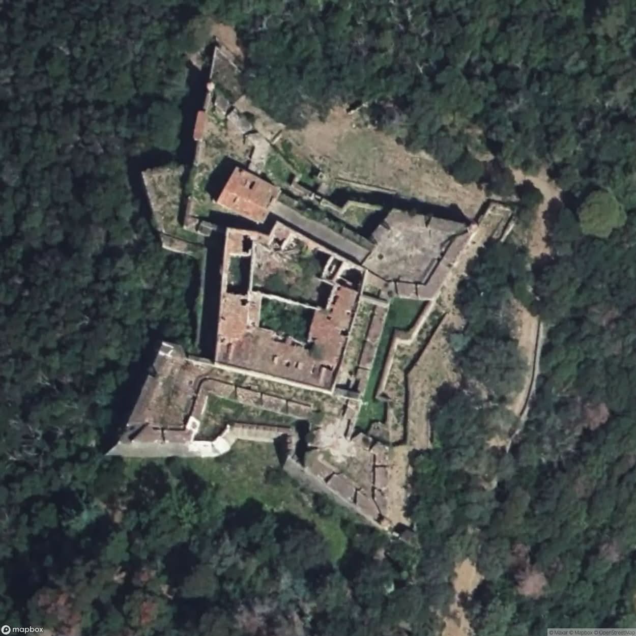 Fort Amelie [FRA] #15415