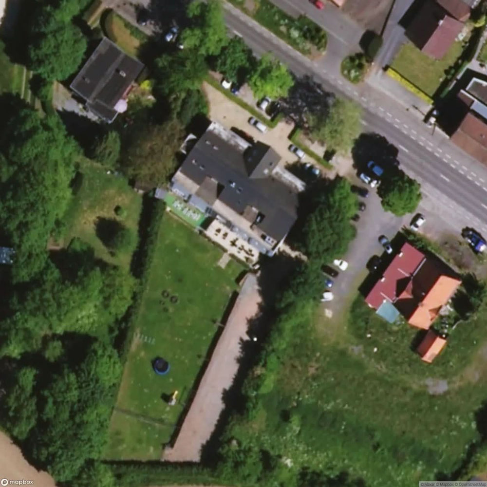 Houses And A Rare Barn [BEL] #34773