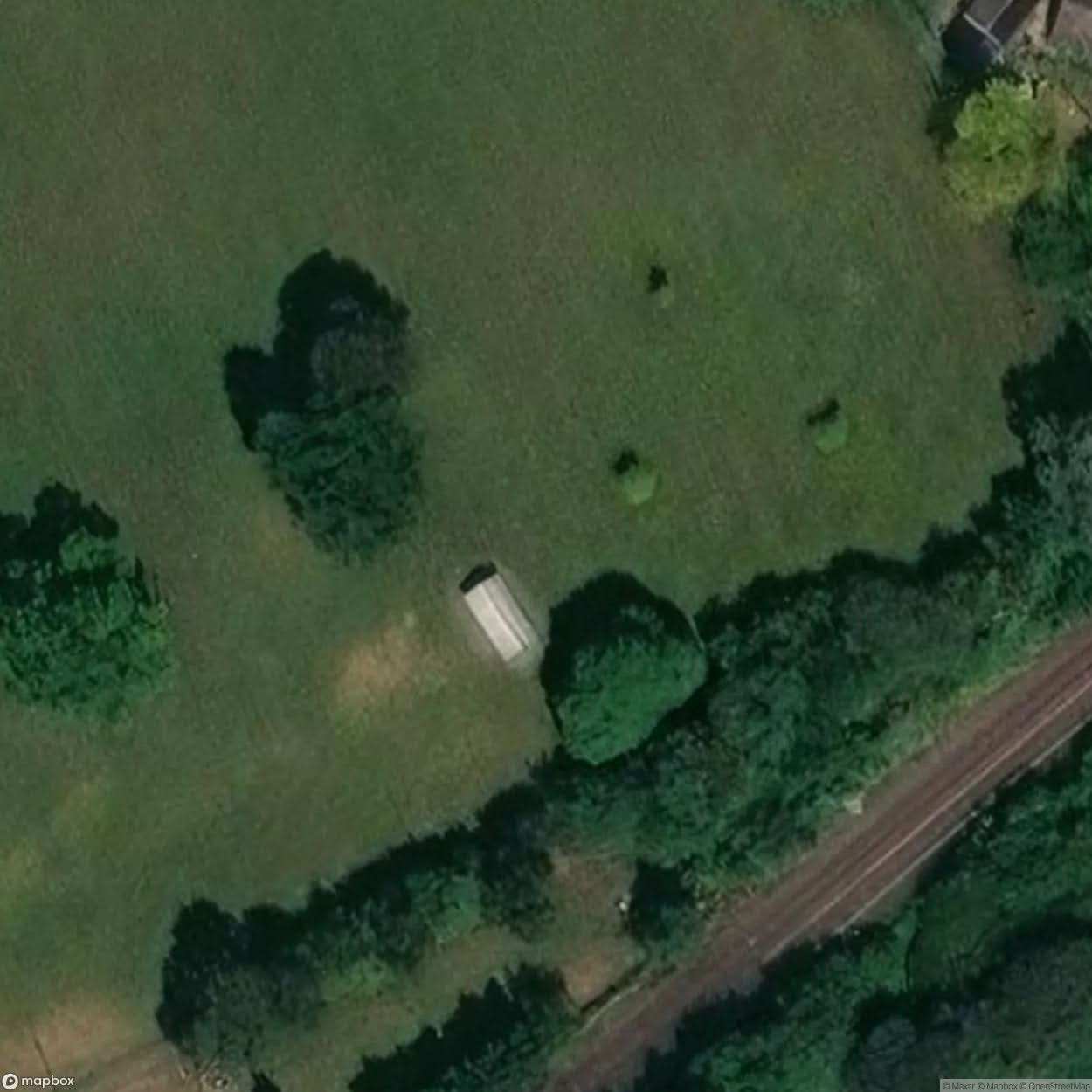 Small Aband Bldg Most Likely Used To Be Used By The Rwy [GBR] #35641