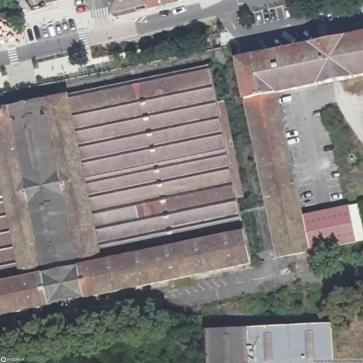 Large Fabric Factory [FRA] #05982