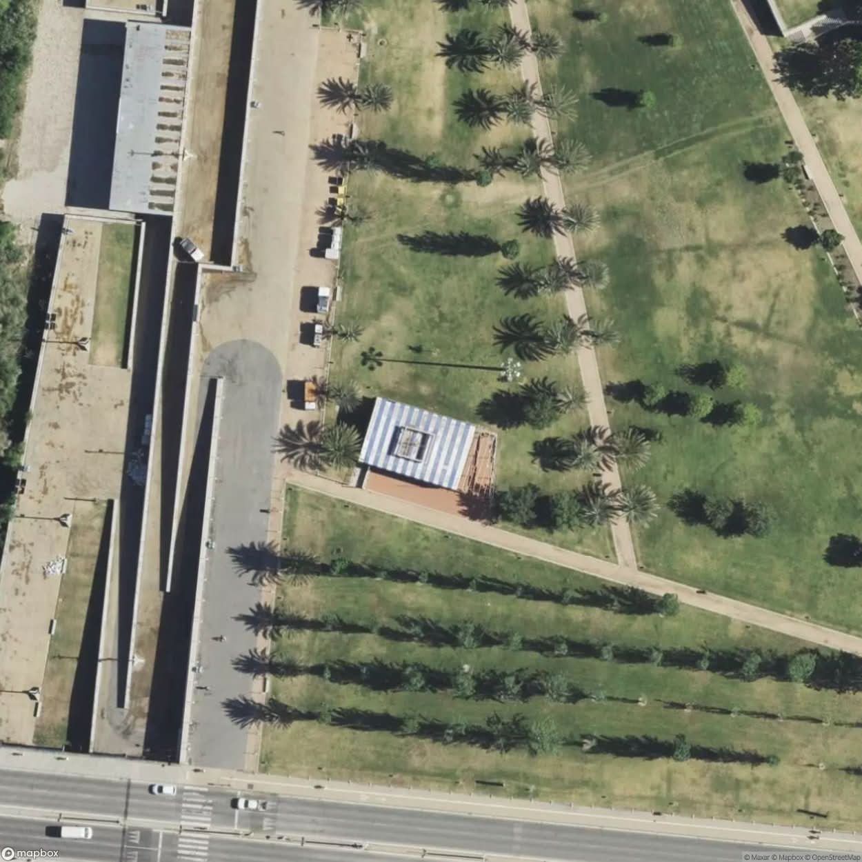 House Next To The Plane [ESP] #21804
