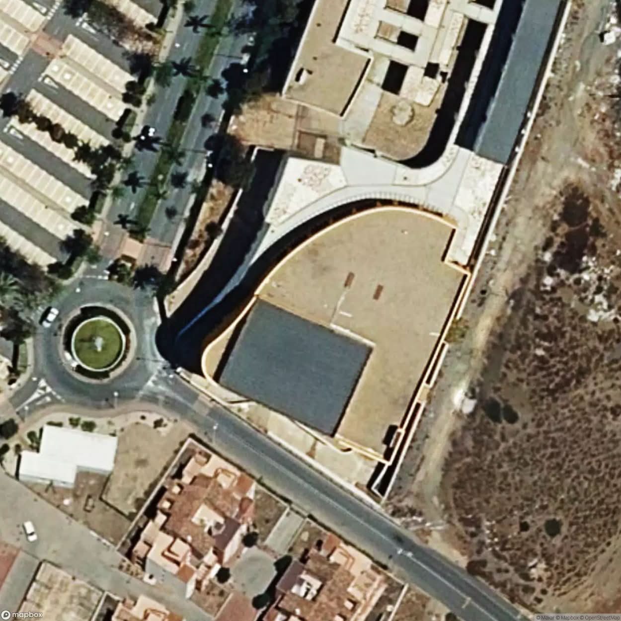 Abandonized Shopping Center Moderately [ESP] #35659