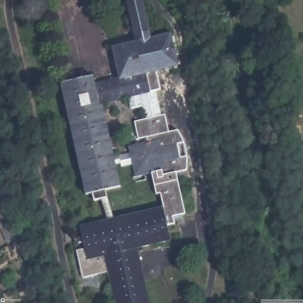 Tertre Rouge Clinic [FRA] #19747